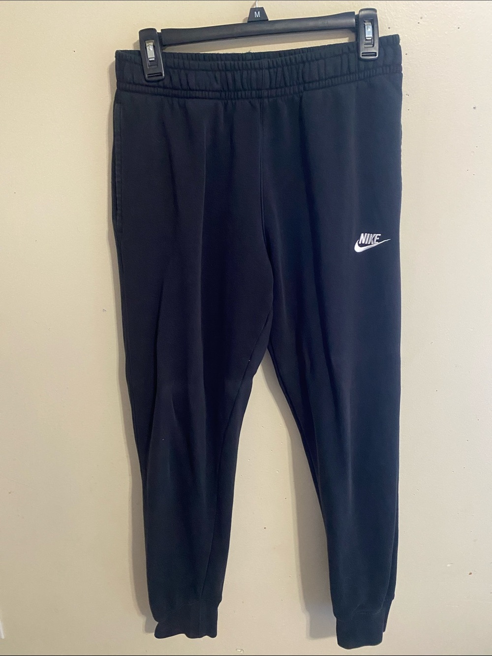Nike Men's Sportswear Club Fleece Tapered Joggers – Black, Size Small